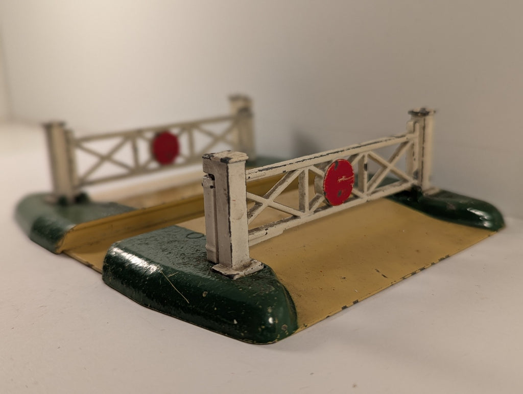 Hornby Dublo OO Gauge D1 Level Crossing