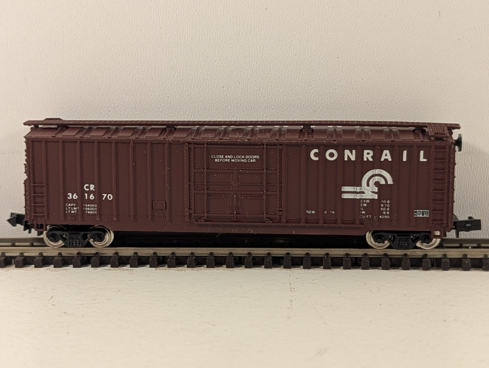 Con-Cor 0001-147102 N Gauge Conrail 50ft Rib-Side Boxcar - Boxed