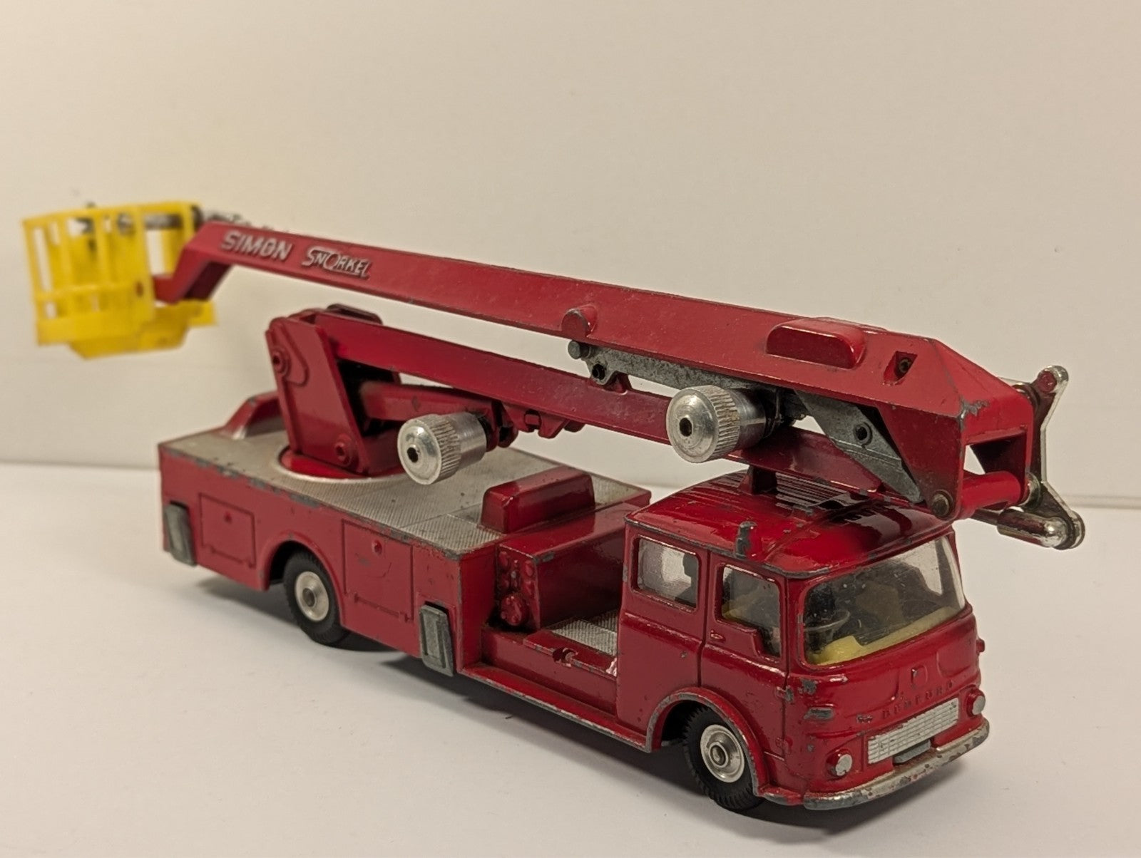 Corgi Major Toys 1127 Simon Snorkel Fire Engine 1:43 Scale - Chipped Paint