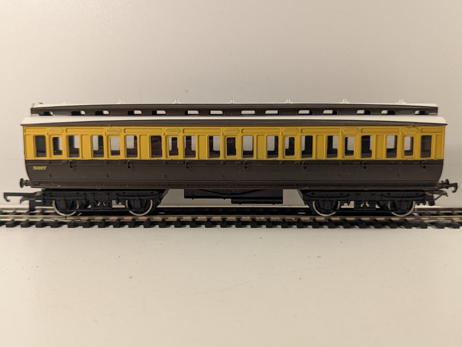 Tri-ang OO Gauge GWR Clerestory Coach Passenger Coach 5017