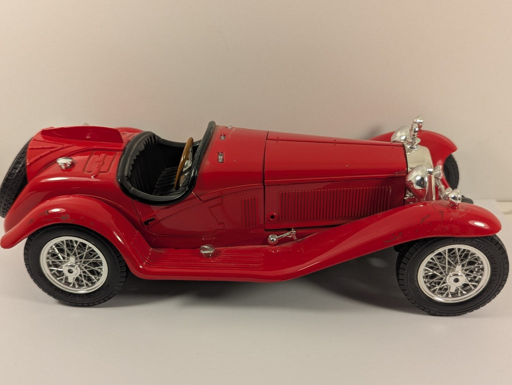 Bburago 1:18 1932 Alfa Romeo 8C 2300 Spider Touring – Missing Screen