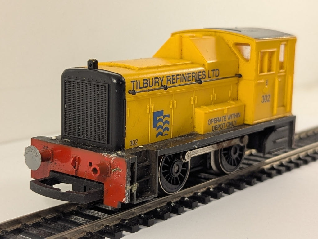 Hornby R801 Class 06 Shunter 'Tilbury Refineries' Yellow Diesel Locomotive