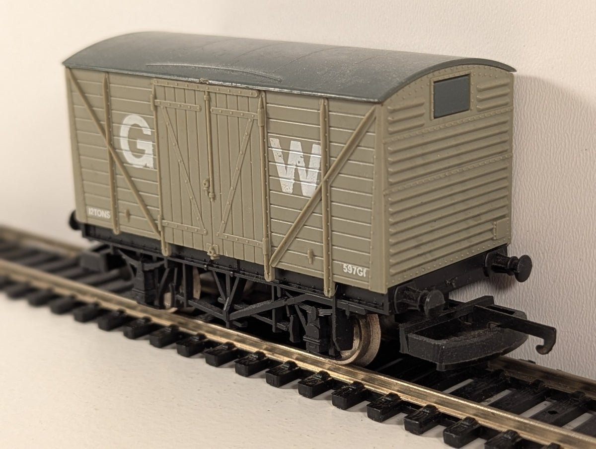 Lima OO Gauge GWR 12-Ton Ventilated Van – Item 305605