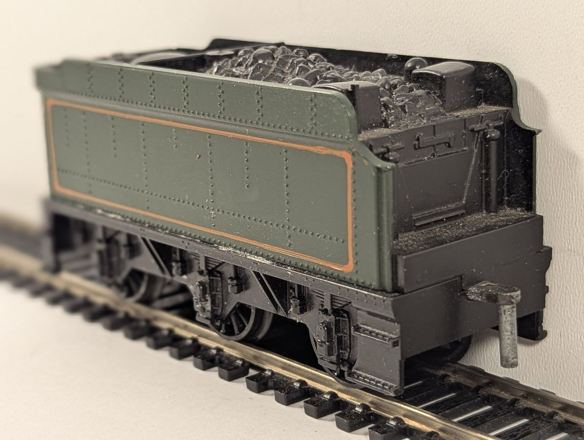Tri-ang OO Gauge GWR 6-Wheel Tender GWR Green