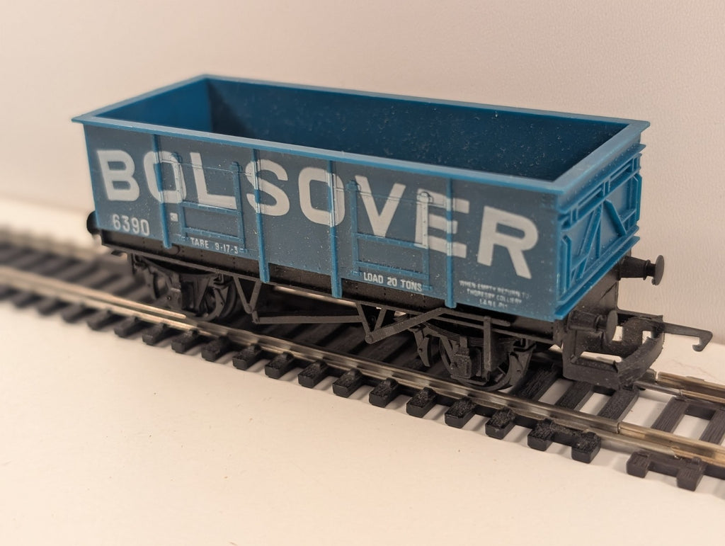 Hornby R136 Bolsover 7-Plank Mineral Wagon – No. 6390 – OO Gauge