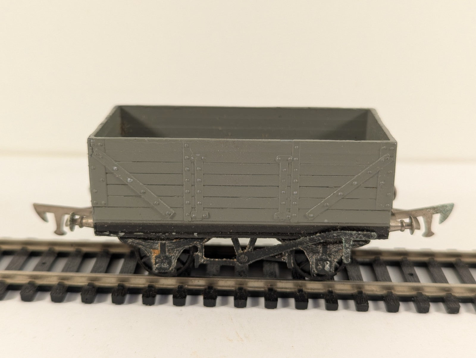 Graham Farish OO Gauge Grey Open 7-Plank Wagon Boxed