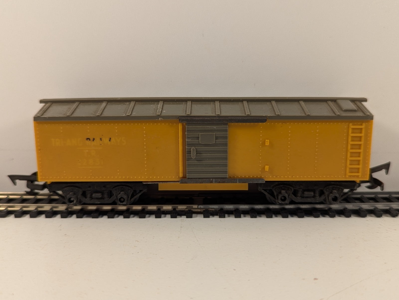 Tri-ang Railways R114 OO Gauge Yellow Box Car