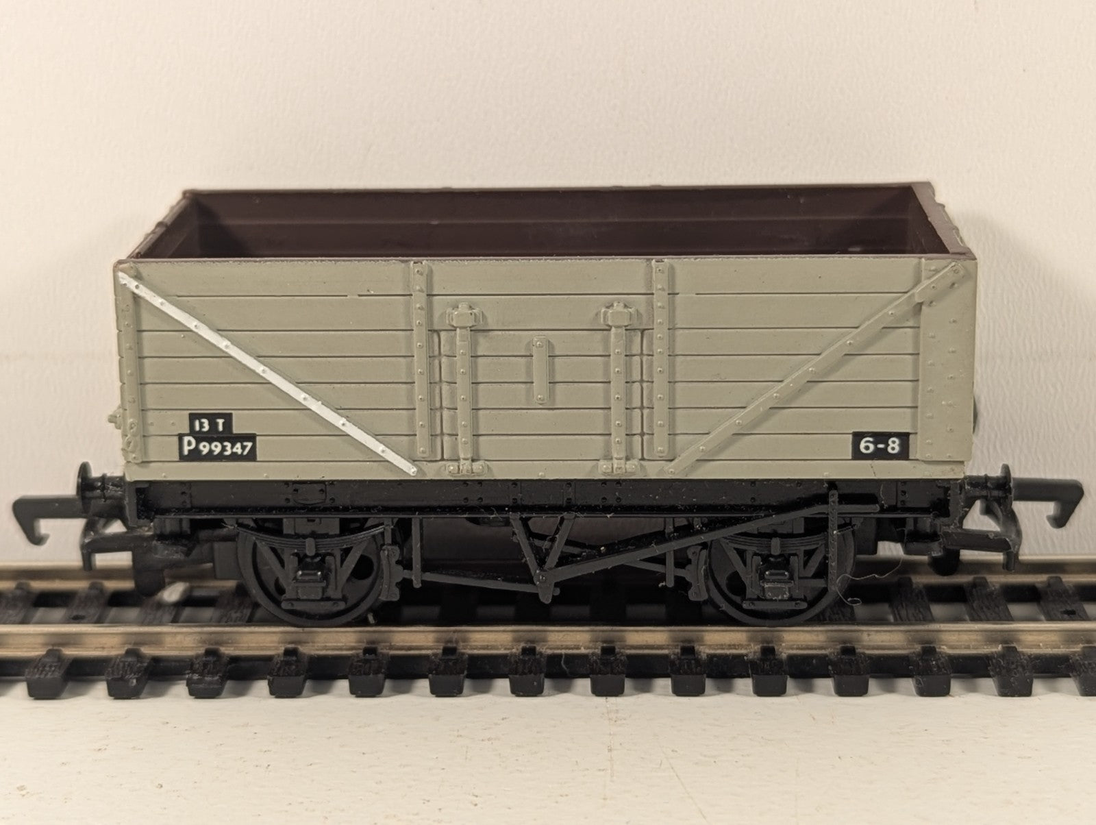 Mainline OO Gauge BR Grey 7-Plank Open Wagon P99347