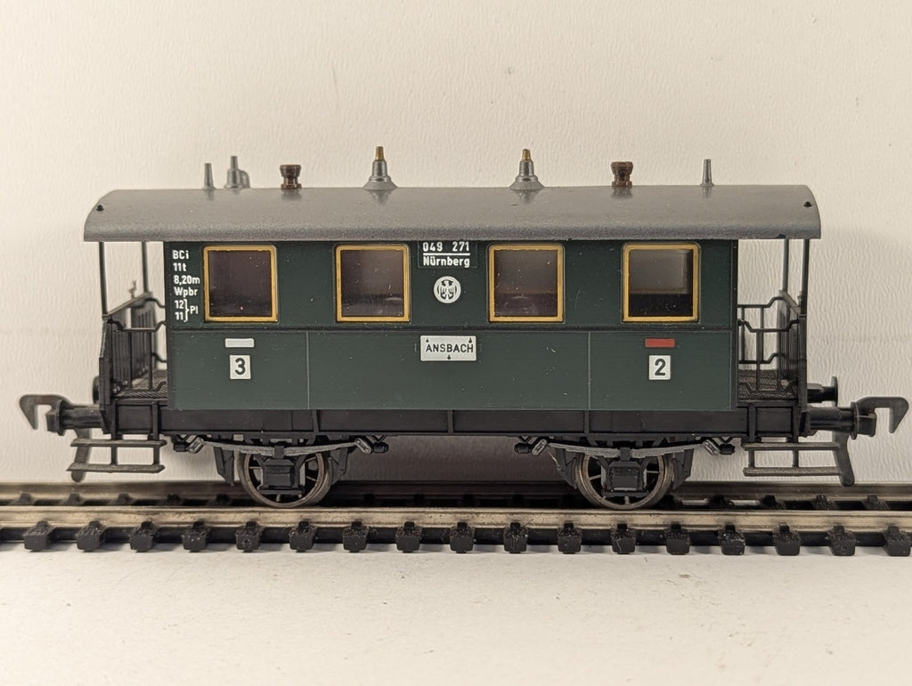 Fleischmann HO Gauge DB BCi 2nd/3rd Class Passenger Coach 049 271 DB Green 5052