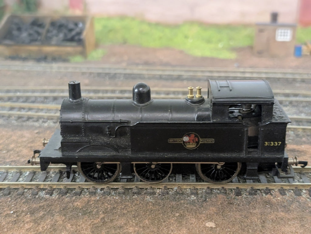 Hornby Dublo 2206 Class R1 0-6-0T 31337 in BR black with late crest