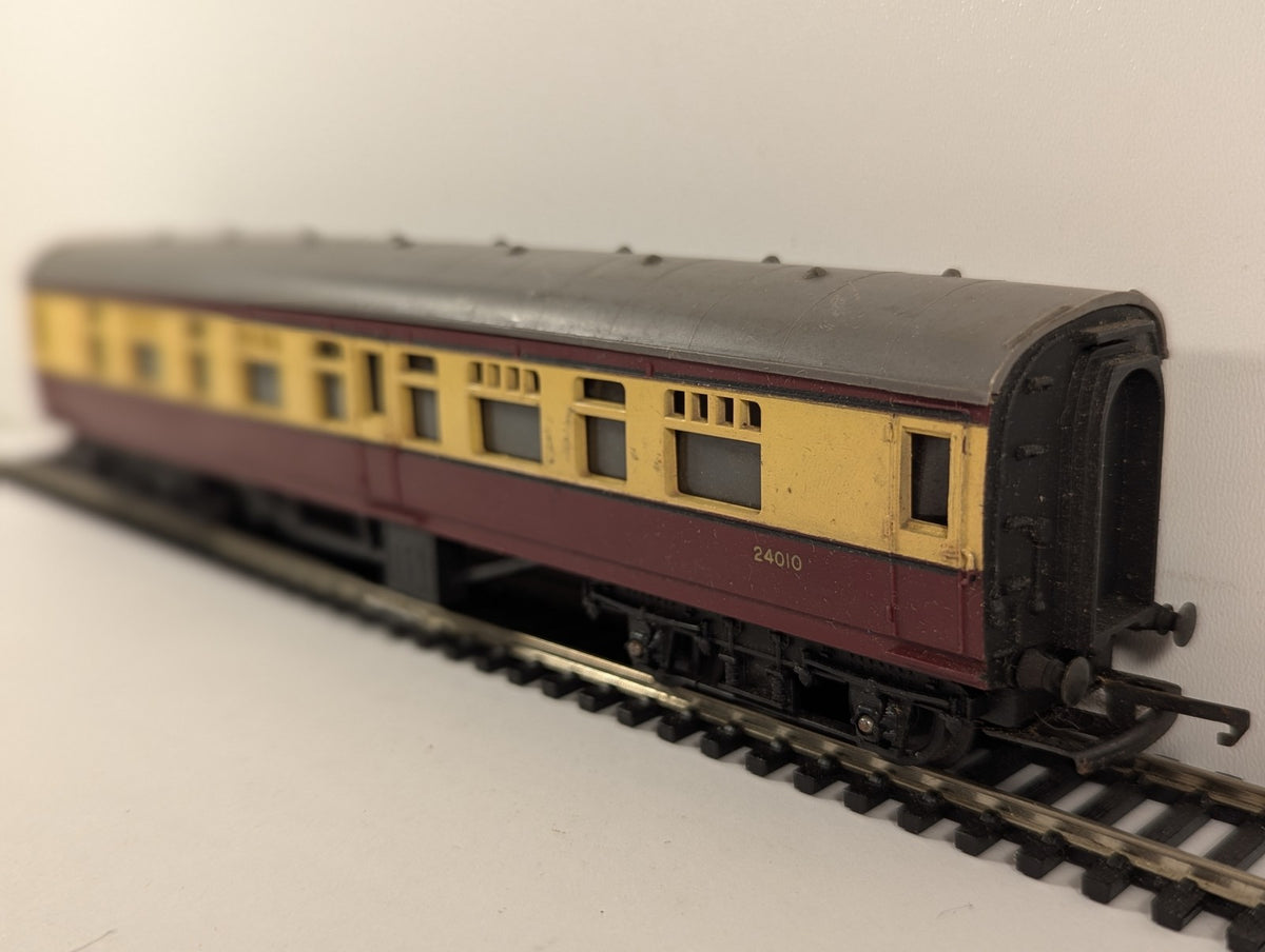 Tri-ang OO Gauge Main Line Composite Coach Passenger Coach 24010