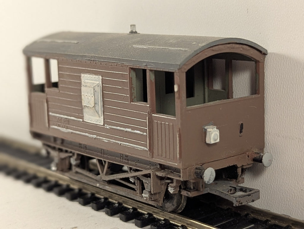 British Trix OO Gauge LMS 20 Ton Brake Van M731528 BR Bauxite 5613