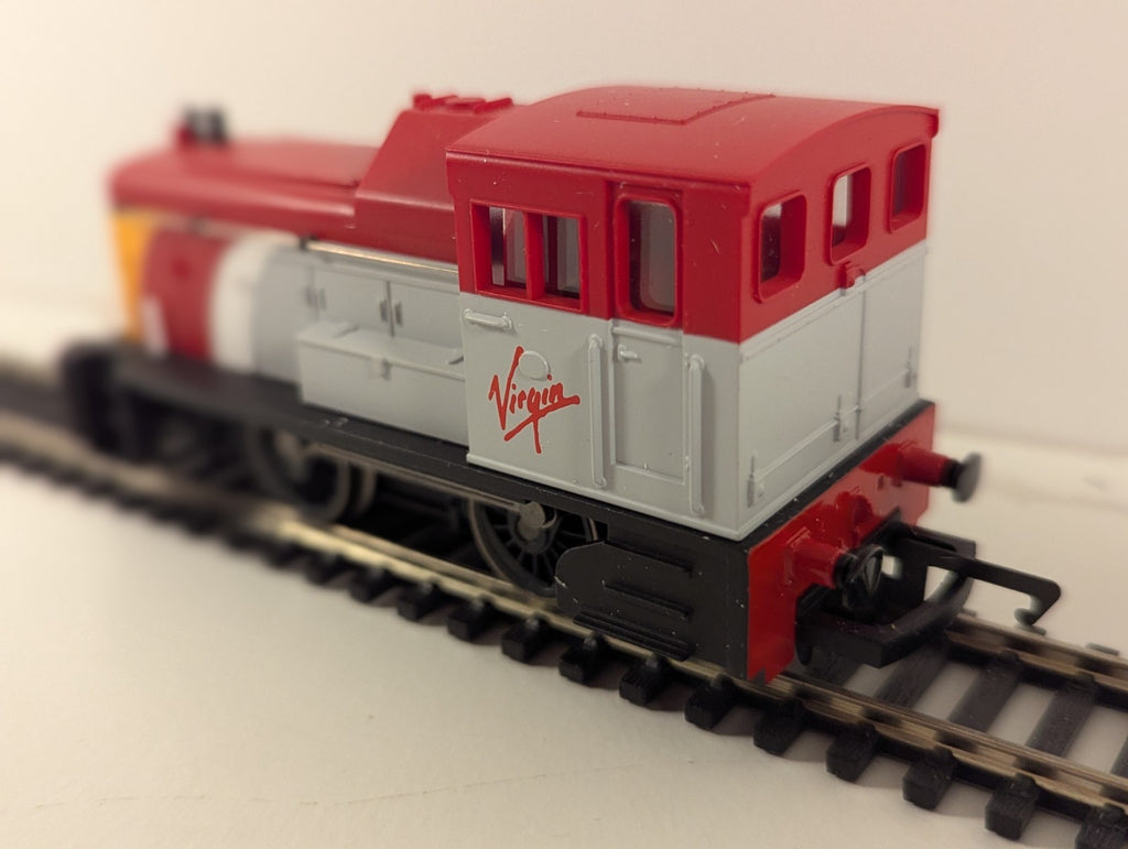 Hornby R2375 – Virgin 0-4-0 Diesel Class 06 Mechanical Shunter