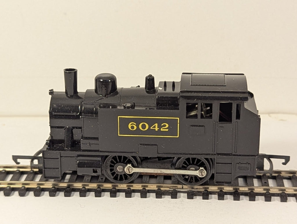 Hornby OO Gauge 0-4-0 Tank Locomotive Steam Locomotive 6042 Black