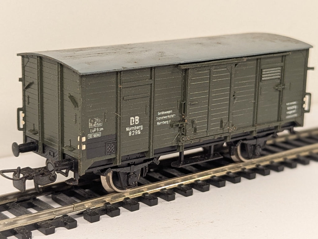 Piko OO Gauge DB G10 Covered Goods Wagon Nuremberg Signal Workshop