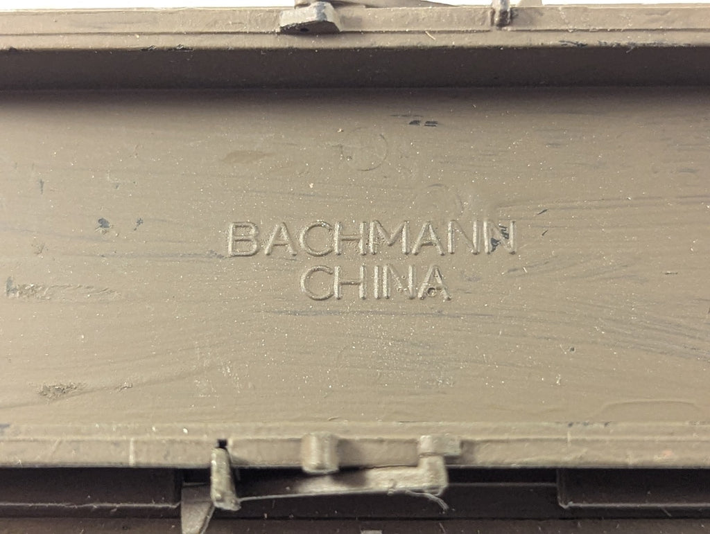 Bachmann OO Gauge VGA Sliding Wall Van Goods Wagon 210614