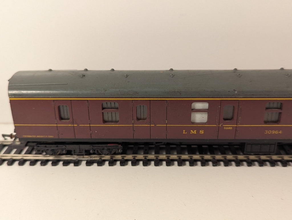 Lima OO Gauge BR Mk1 Restaurant Buffet Coach – Maroon