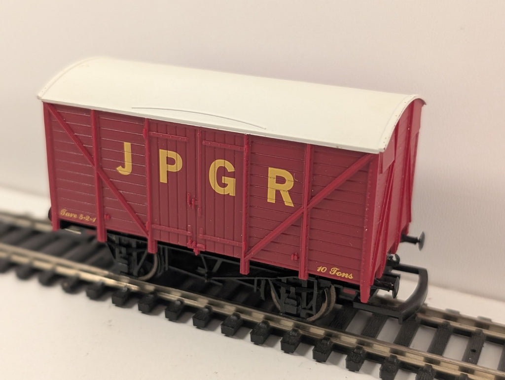 Hornby JPGR 10T Vent Van