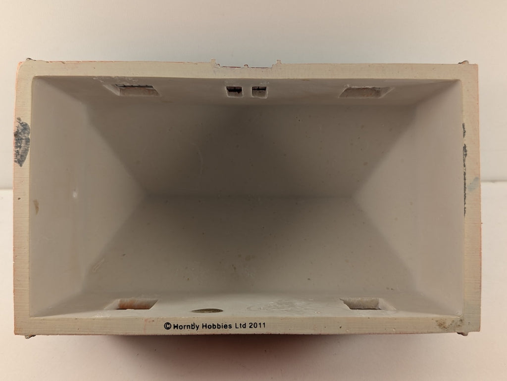 Hornby OO Gauge Skaledale Waiting Room Buildings Brick R9726