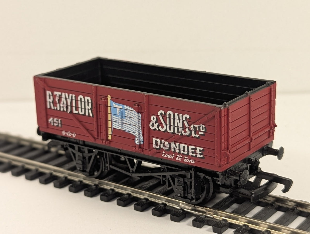 Bachmann OO Gauge 7 Plank Open Wagon R. Taylor & Sons Ltd 451