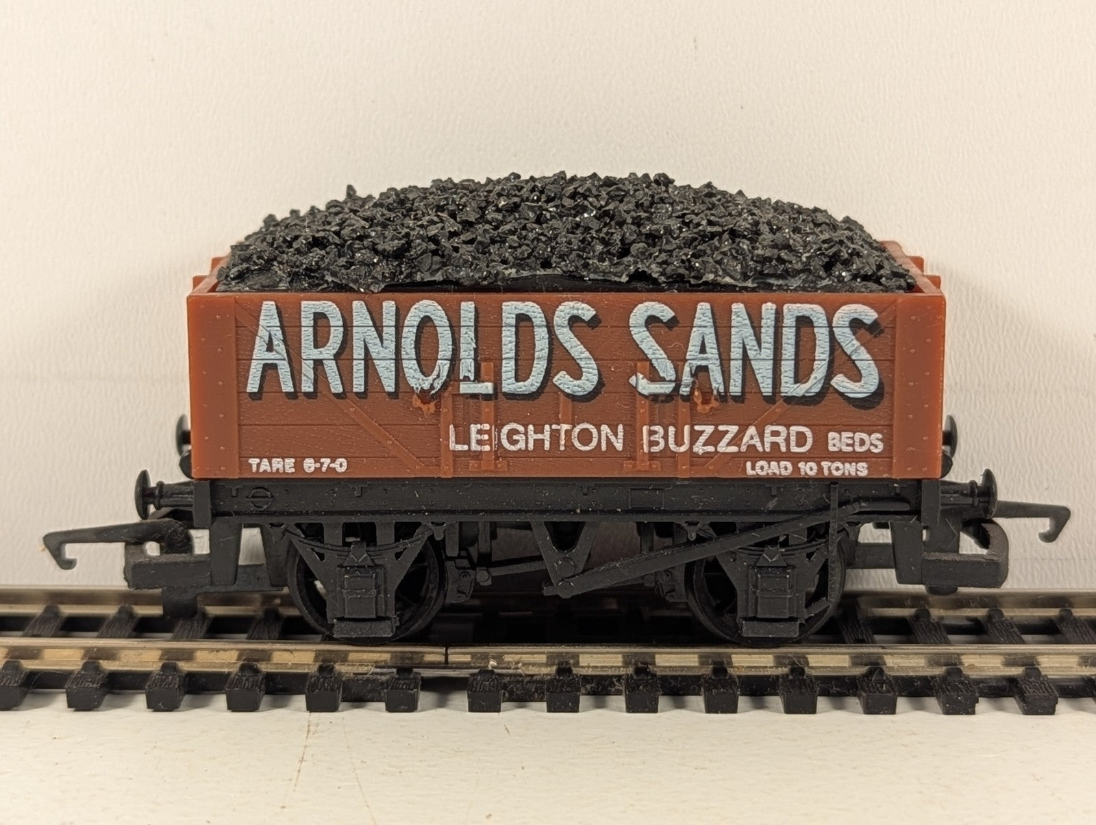 Hornby OO Gauge Arnolds Sands 5-Plank Wagon Open Wagon