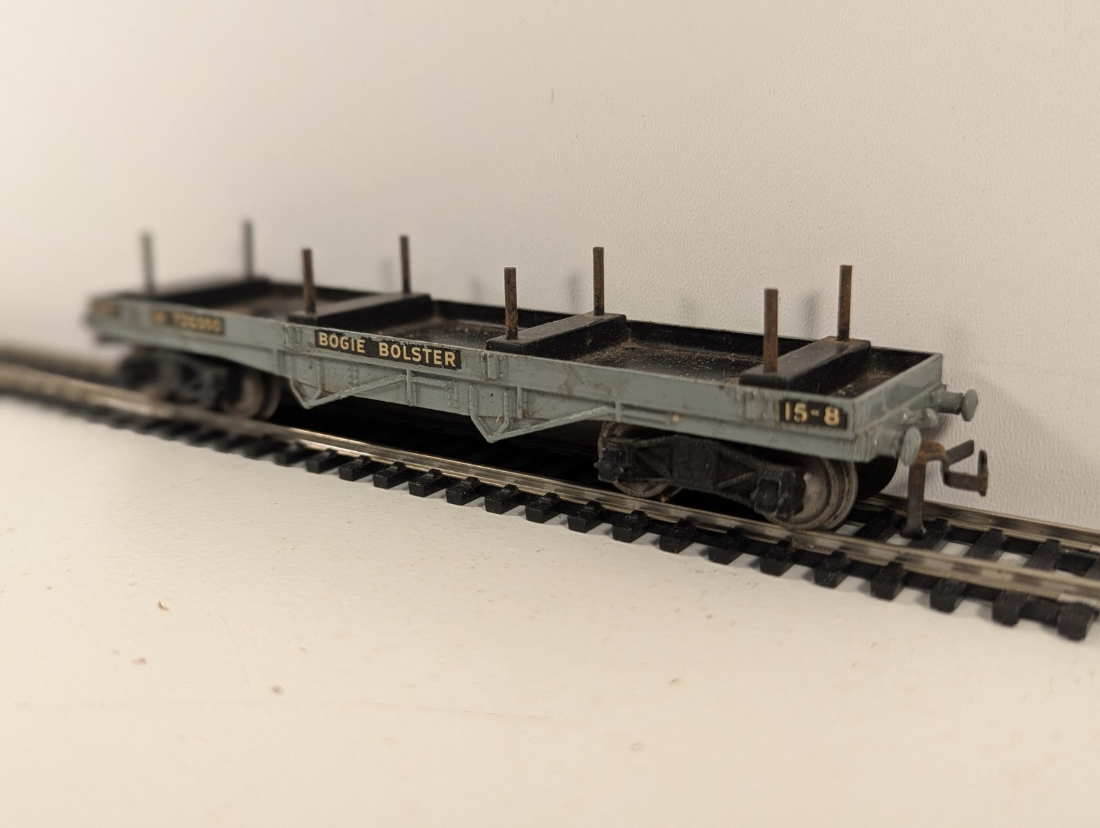 Hornby Dublo 32051 OO Gauge BR Grey Bogie Bolster Wagon - Wrong Box