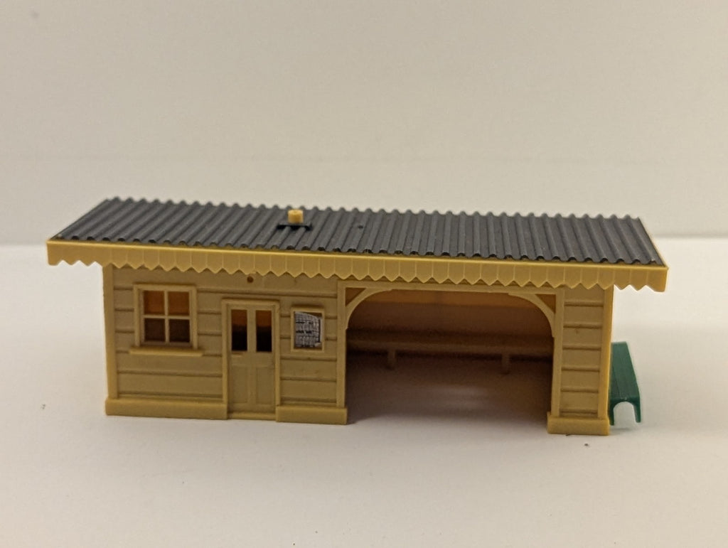 Hornby R510 OO Gauge Platform Shelter