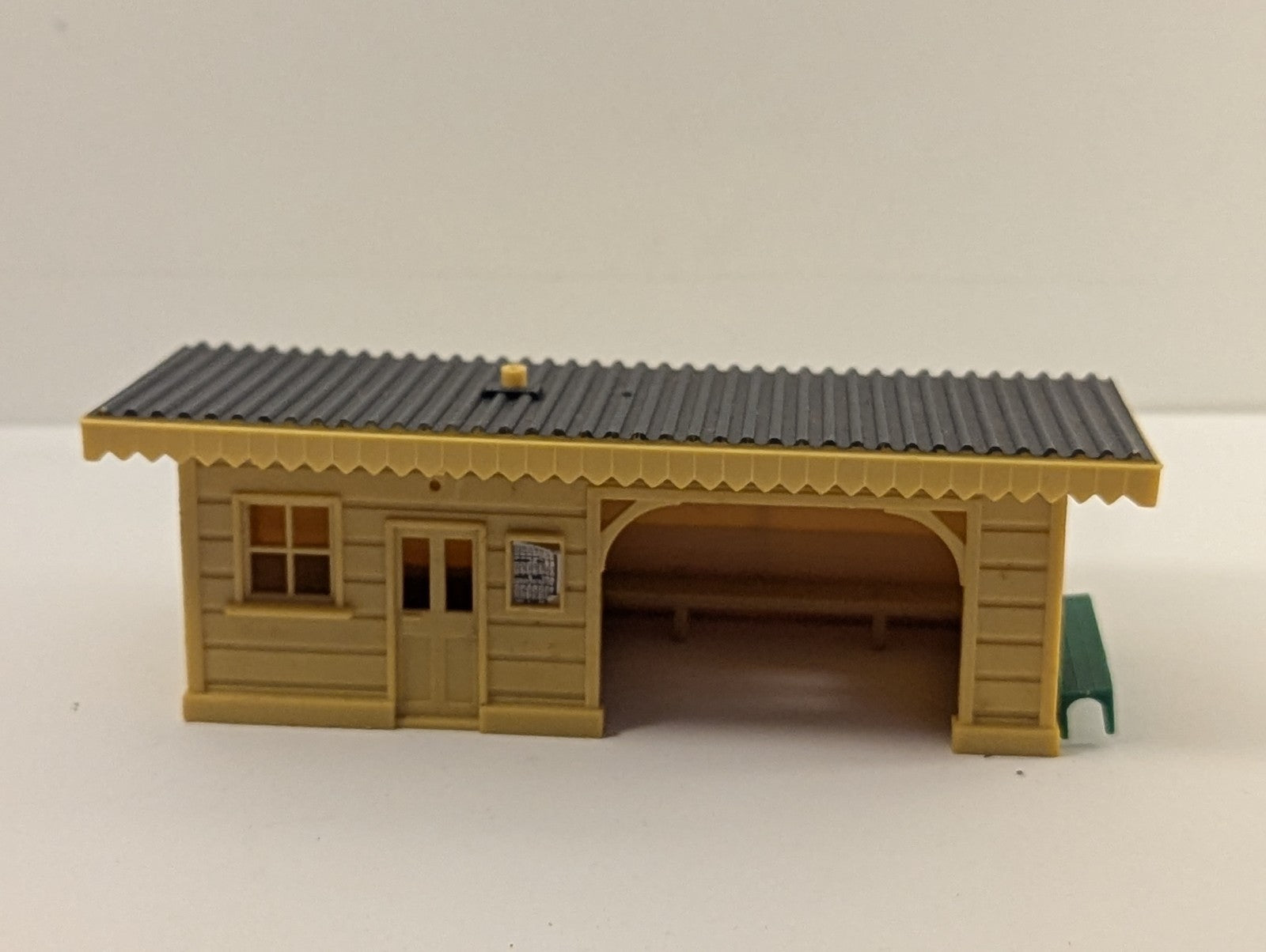 Hornby R510 OO Gauge Platform Shelter