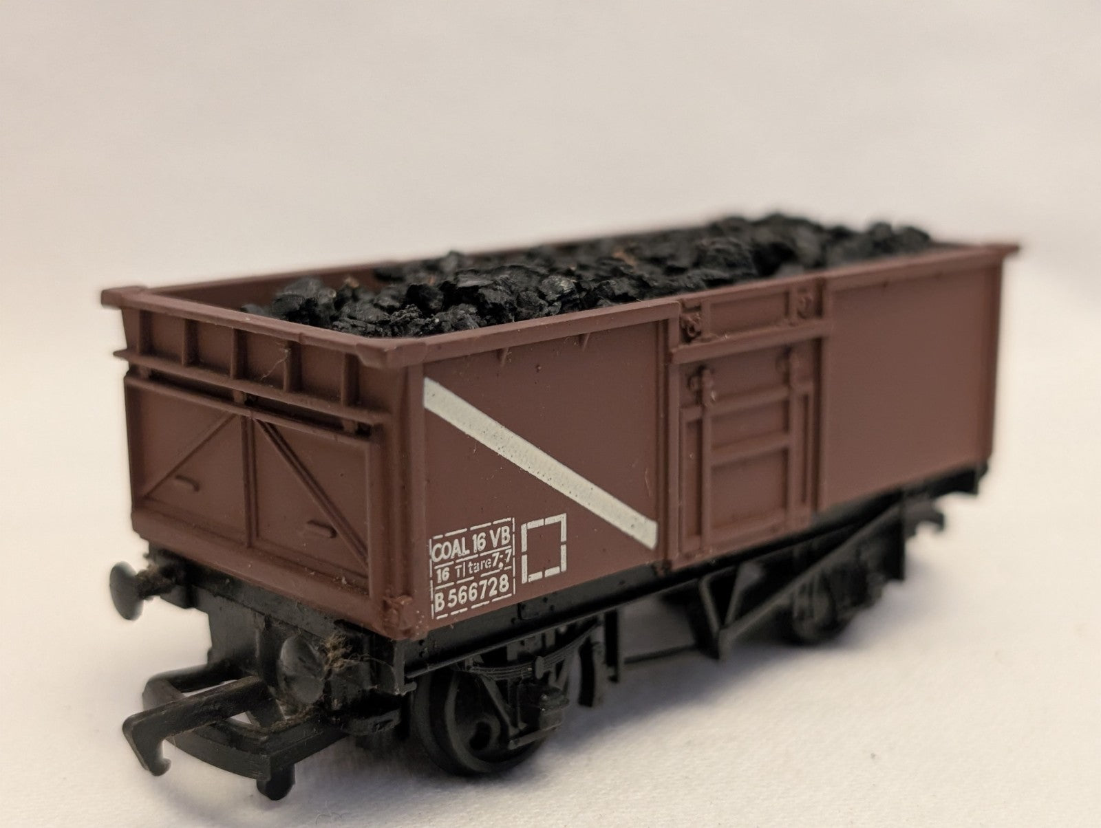 Mainline OO Gauge 16 Ton Steel Mineral Wagon Goods Wagon B566728 BR Brown