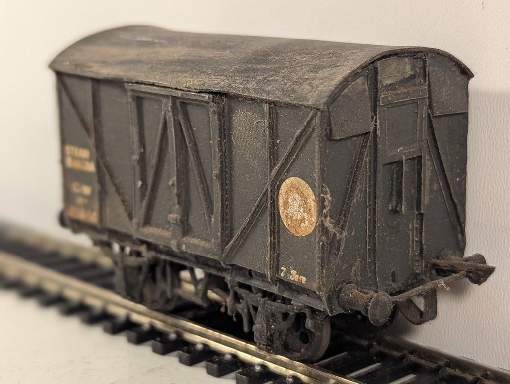 Kit Built OO Gauge GWR 10t Steam Banana Van Goods Wagon 95444 GWR Grey