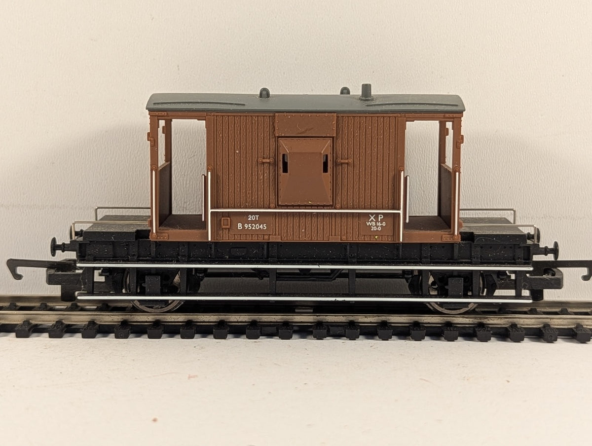 Hornby OO Gauge BR 20 Ton Brake Van Goods Wagon B 952045 BR Bauxite R6367