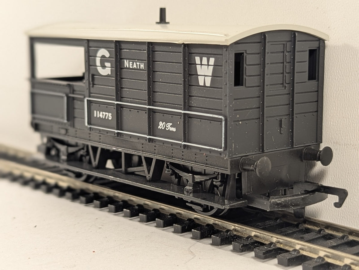 Bachmann OO Gauge 20 Ton Toad Brake Van 114775 GWR Dark Grey 33-301A
