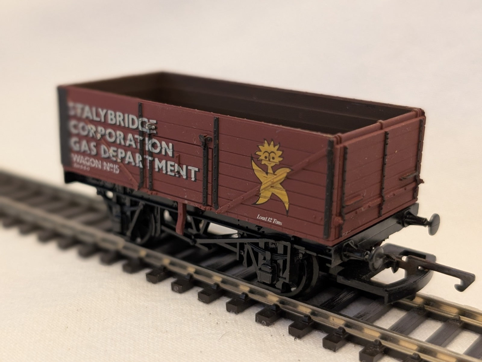 Airfix 7 Plank Wagon Open Wagon 15 Stalybridge Corporation Gas Department