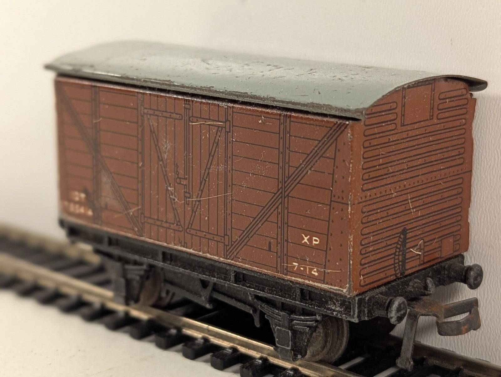 Hornby Dublo LMS 12 Ton Goods Van B508194 OO Gauge