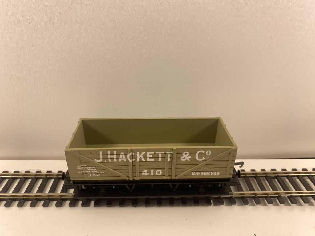 Hornby R6595 6-Plank Open Wagon “J. Hackett & Co.” – OO Gauge