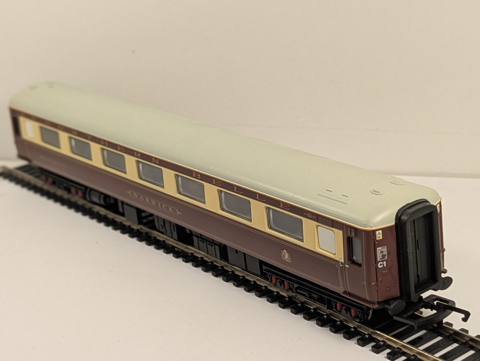 Hornby OO Gauge  Northern Belle Pullman Coach Warwick 3182