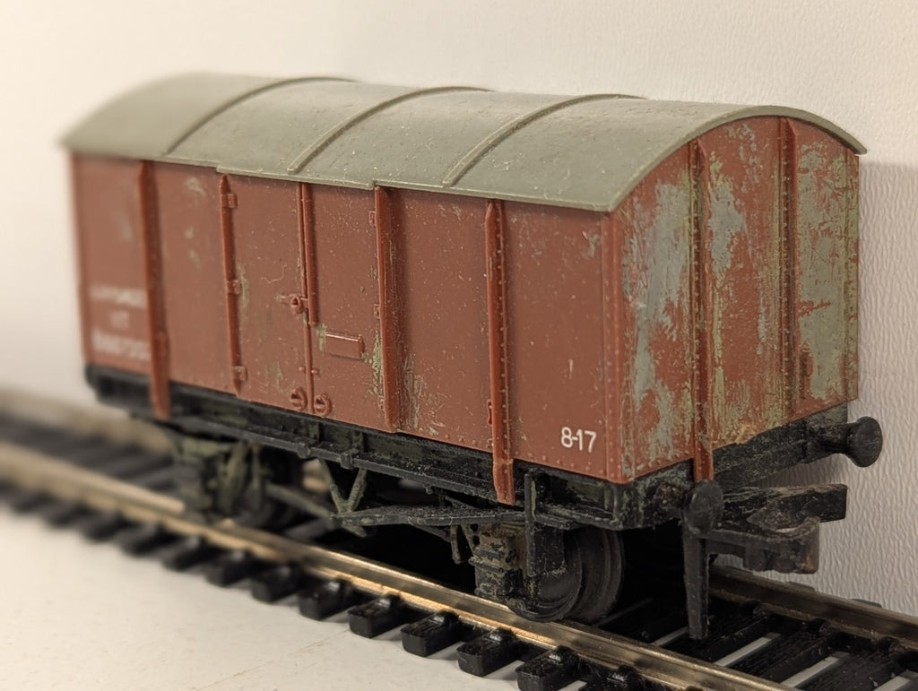 Hornby Dublo 4313 BR Gunpowder Van OO Gauge - Damaged Paint and Lettering