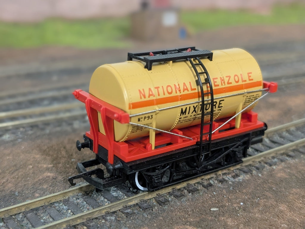 Hornby R221 National Benzole Small Tank Wagon P93