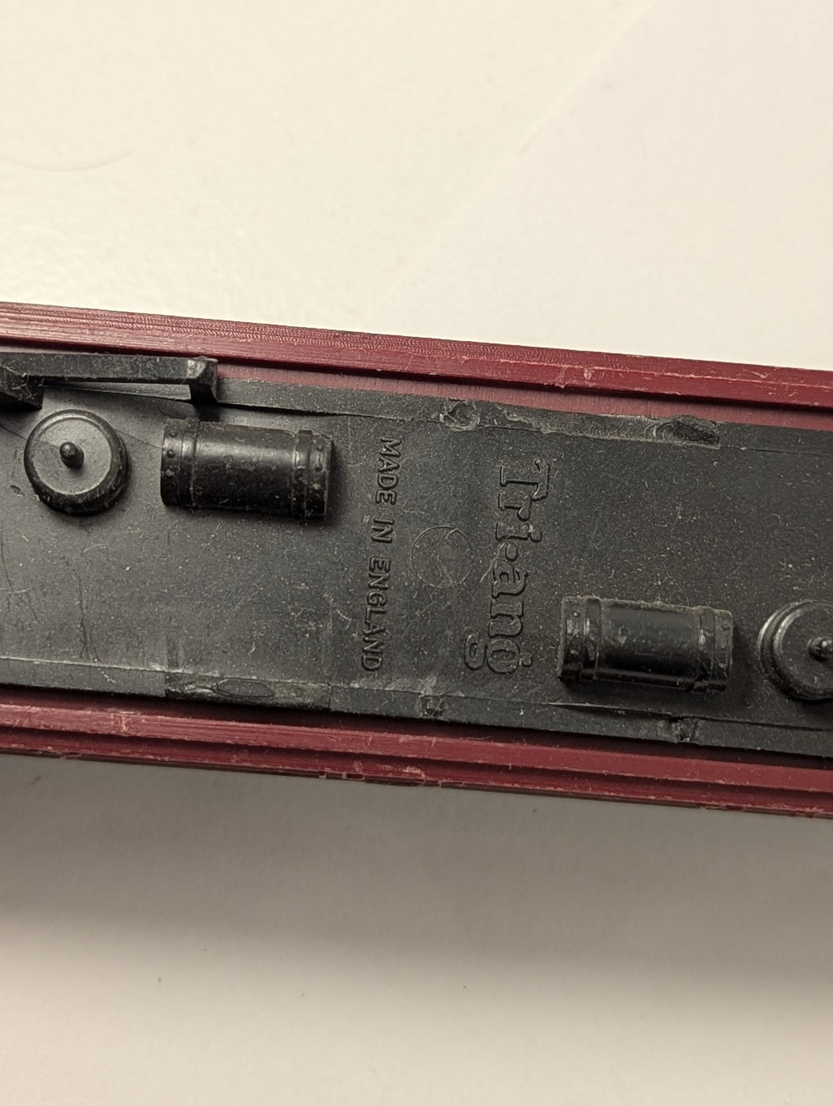Tri-ang OO Gauge BR Suburban Composite Coach Passenger Coach M41006 BR Maroon