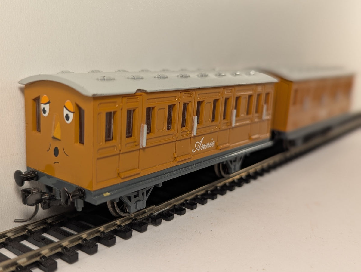 Bachmann OO Gauge Annie and Clarabel Coaches Orange