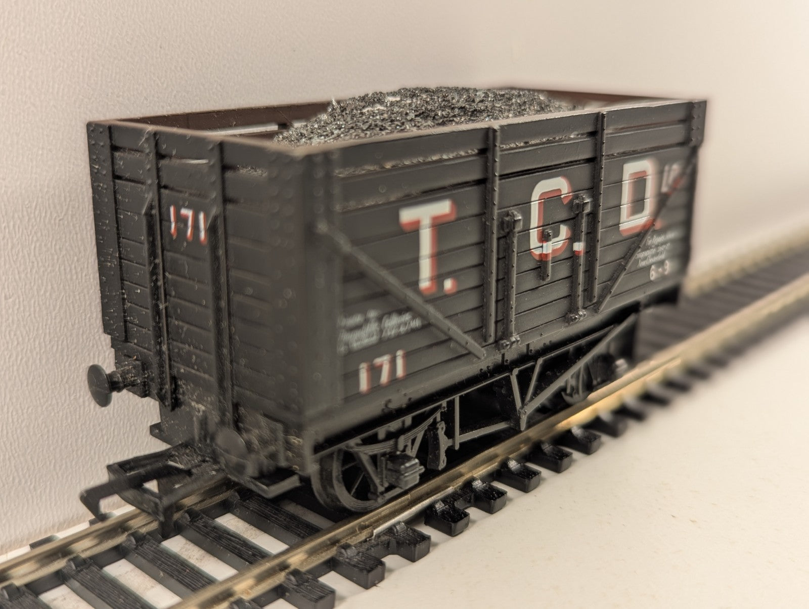 Mainline OO Gauge 37-158 12T Coke Wagon TCD Livery
