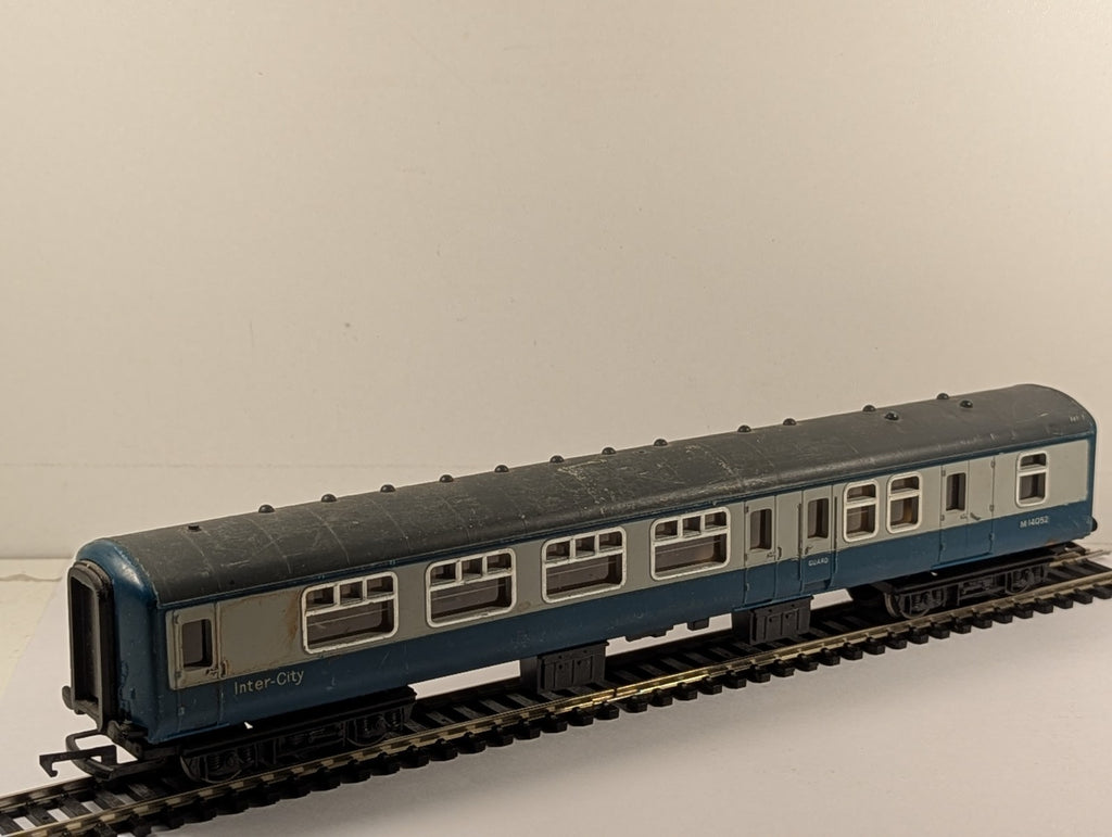 Hornby OO Gauge BR Mk1 Brake Second Corridor (BSK) Passenger Coach