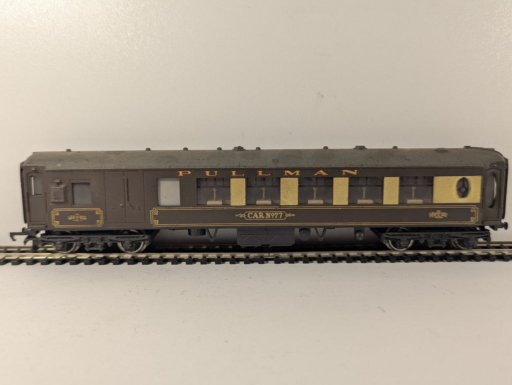 Wrenn OO Gauge Pullman Car No. 77 Passenger Coach Car No 77