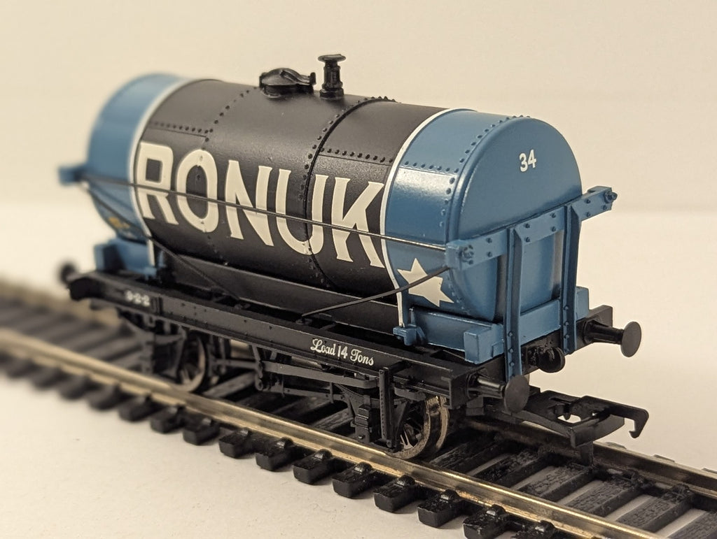 Bachmann OO Gauge 14T Tank Wagon Ronuk 34 37-654A