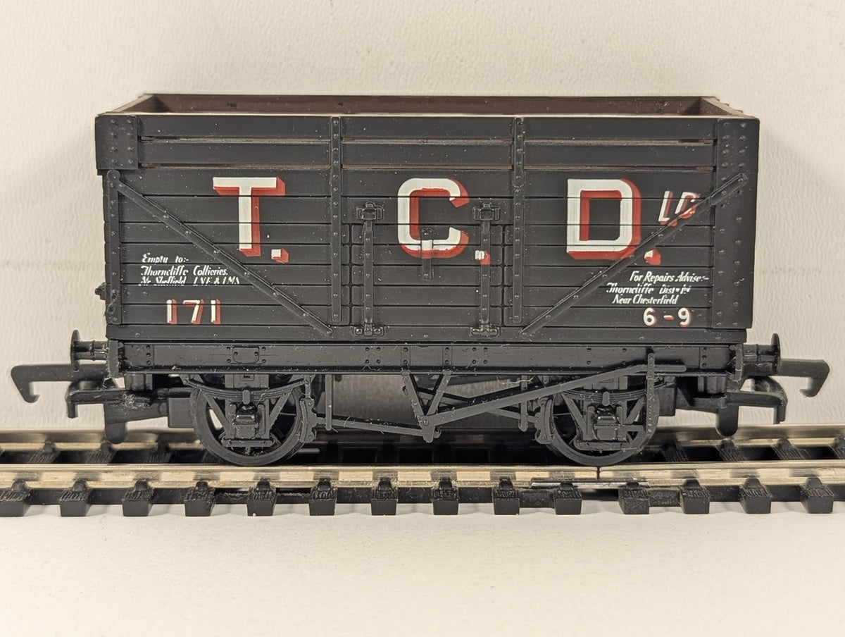 Mainline OO Gauge 7 Plank Wagon T.C.D. Ltd Goods Wagon 171 T.C.D. Ltd Black