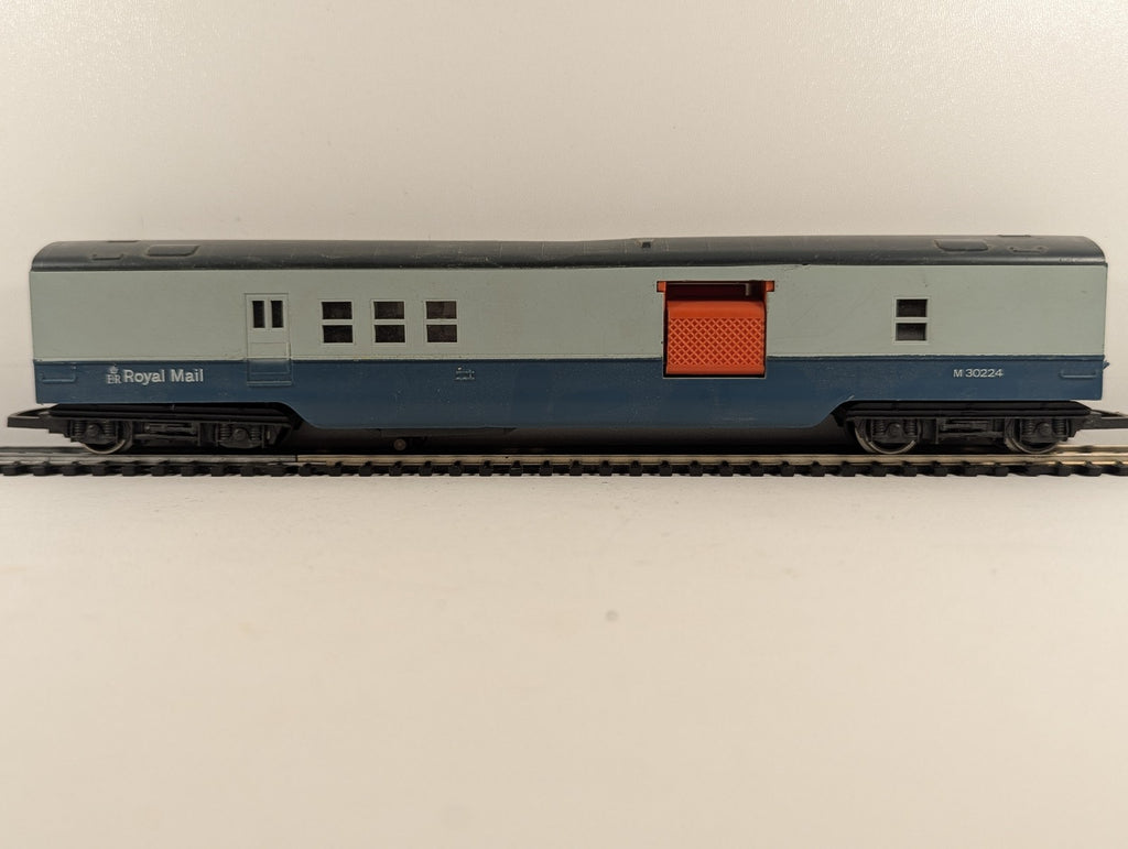 Hornby OO Gauge Operating Royal Mail Coach Passenger Coach M 30224