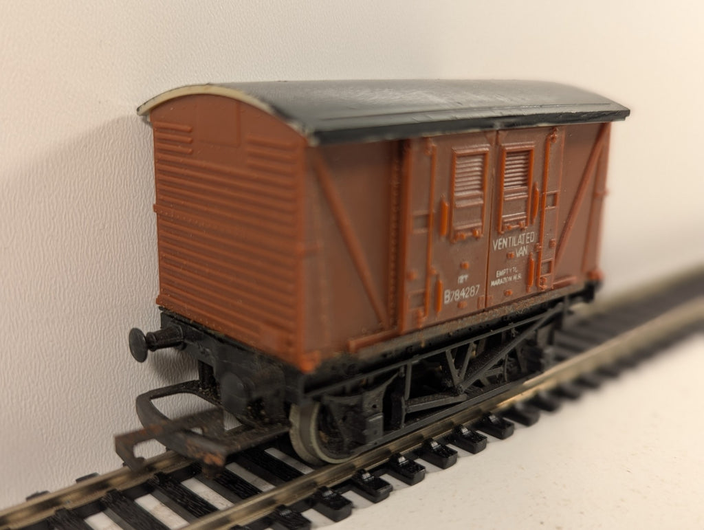 Triang/Hornby R11A OO Gauge BR Sliding Door Vent Van