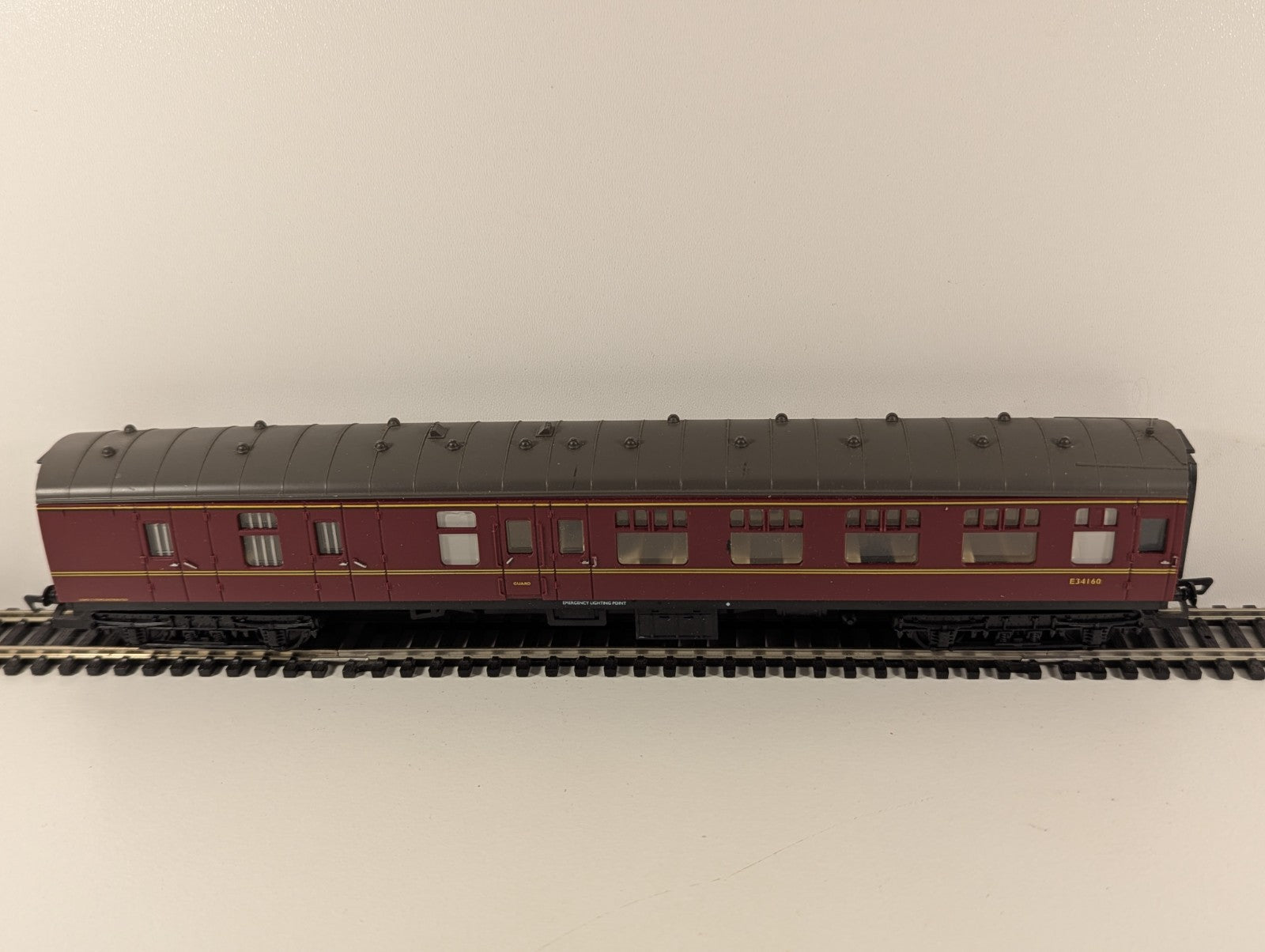 Hornby R1007 BSK Mk1 Corridor Brake 2nd E34160 BR Maroon