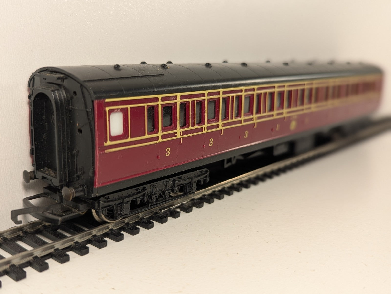 Tri-ang R747 OO Gauge LMS 1st&3rd class Caledonian Composite Coach
