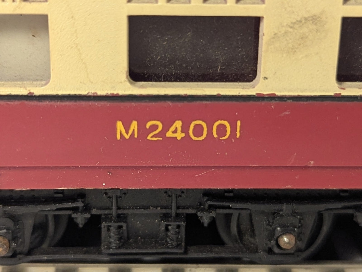 Tri-ang OO Gauge BR Composite Coach Coaching Stock M24001 BR Crimson and Cream